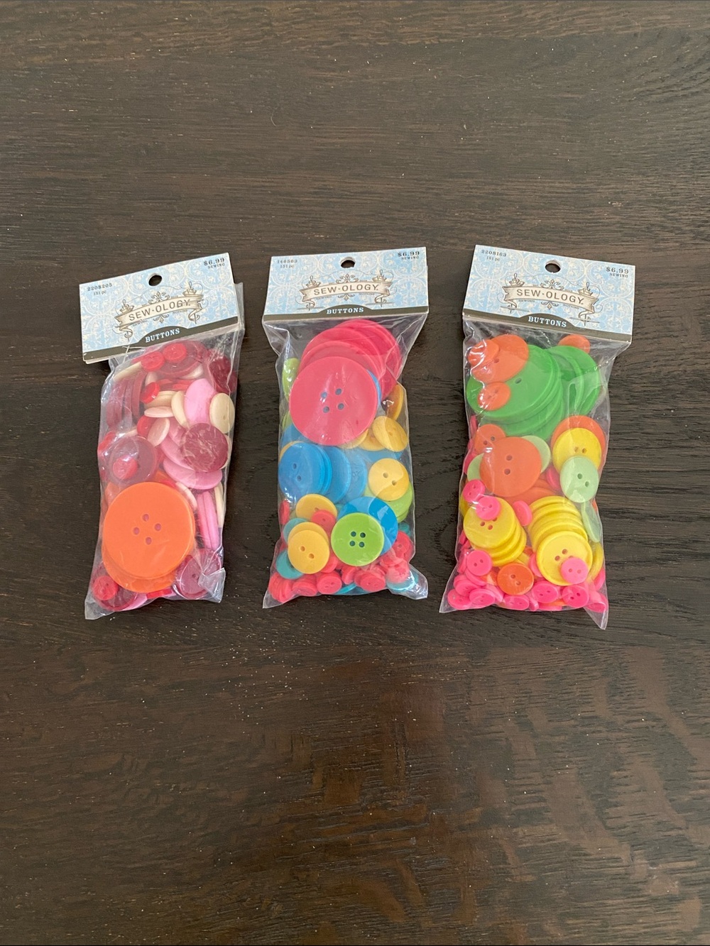 Sew-Ology Bright Mixed Button Pack - Multi Color
